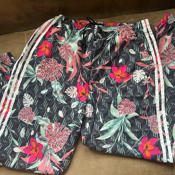 Adidas x HER studio London like new size Large - Picture 2 of 4